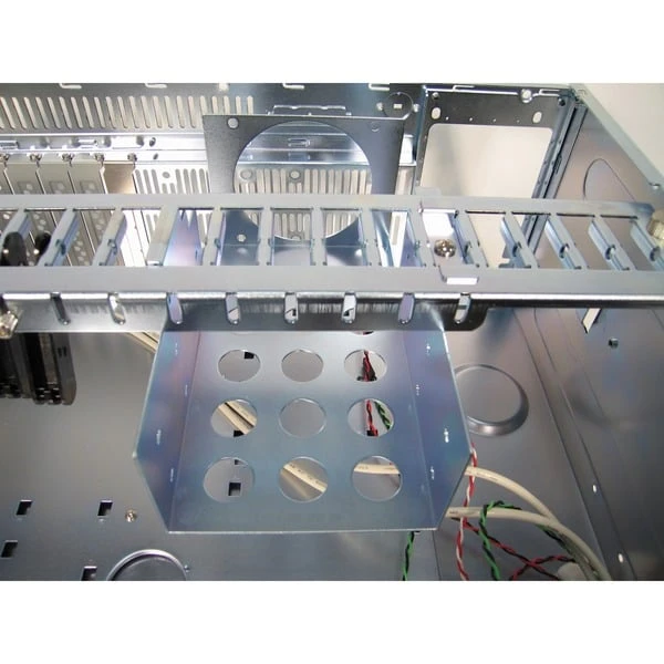 Chieftec UNC-410S-B-U3-OP, Server-Gehäuse 7 Chieftec UNC-410S-B-U3-OP, Server-Gehäuse – Bild 5