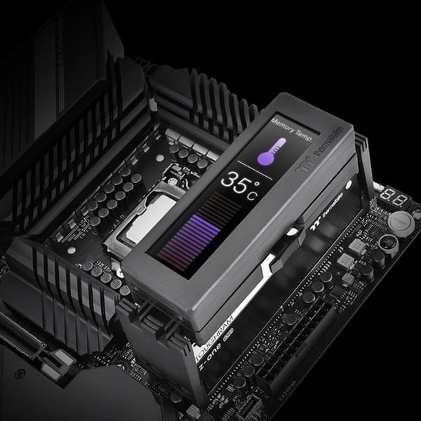 Thermaltake Pacific R2 Ultra Memory LCD Monitor Kit – Bild 4